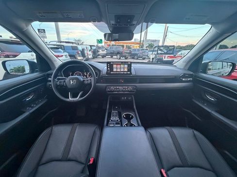 Used 2025 Honda Pilot Touring image 18
