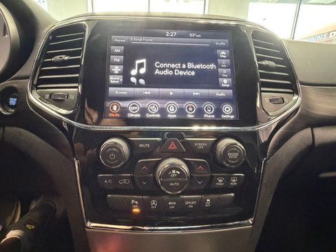 Used 2021 Jeep Grand Cherokee Laredo X AWD/4WD image 46