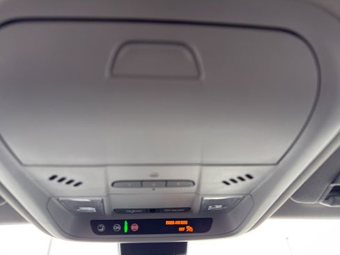 Certified 2022 Chevrolet Equinox Premier image 23