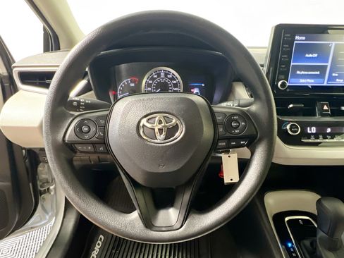 Used 2022 Toyota Corolla LE FWD image 17