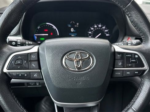 Used 2024 Toyota Sienna XLE image 26