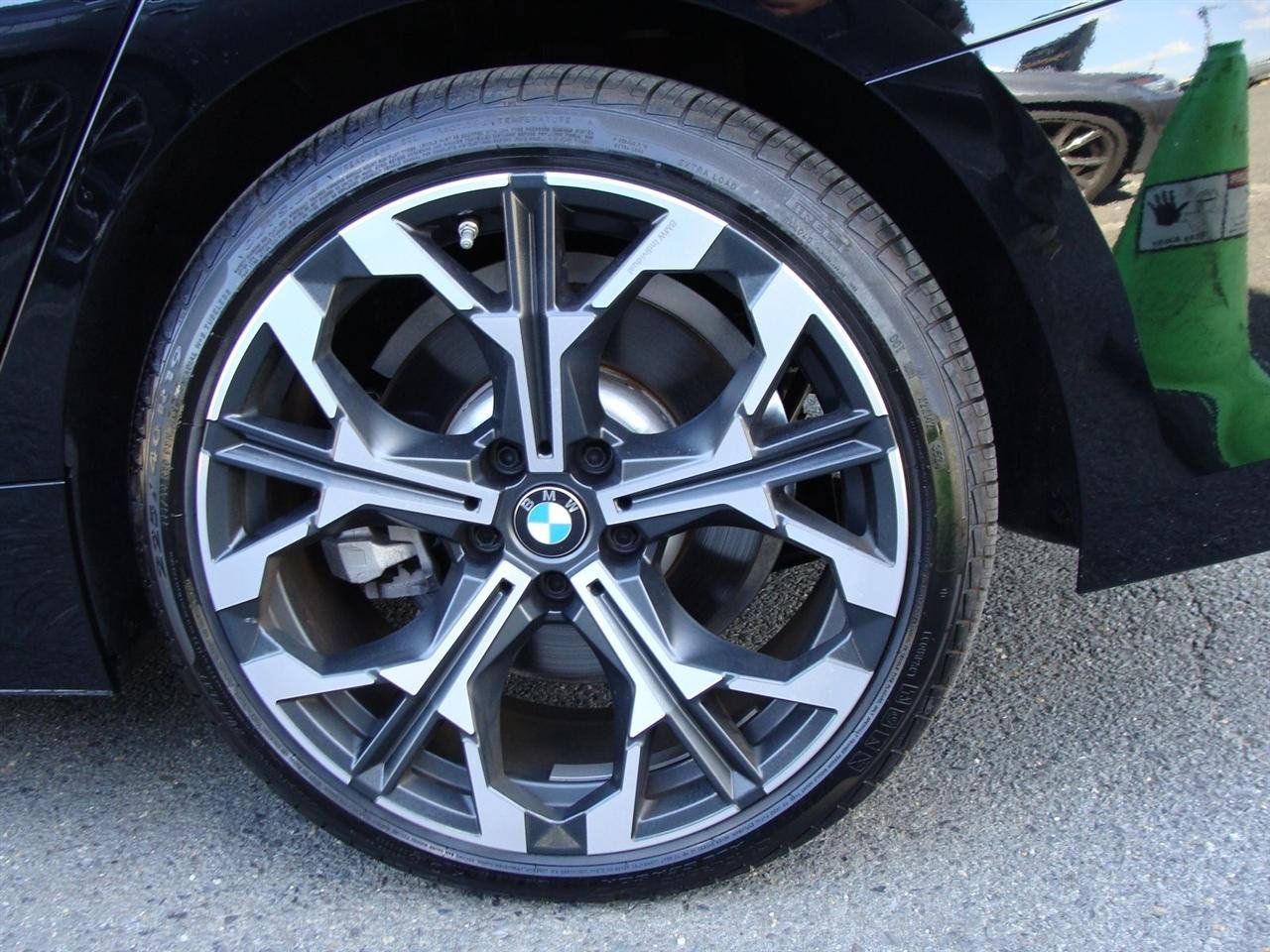 Used 2025 BMW 330i Sedan w/ M Sport Package RWD image 37