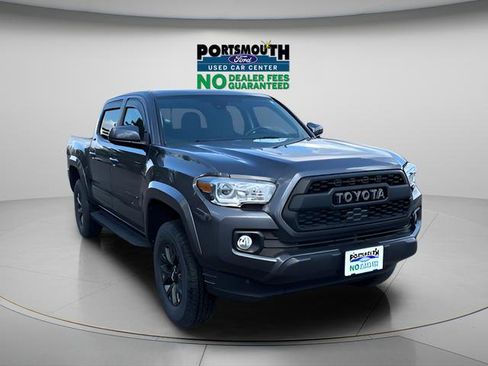 Used 2023 Toyota Tacoma SR5 AWD/4WD image 2