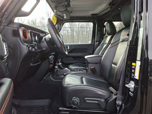 Used 2022 Jeep Gladiator Mojave w/ Cold Weather Group image 13