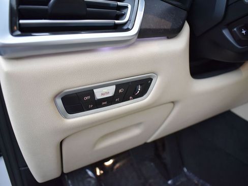 Used 2022 BMW X5 sDrive40i w/ Premium Package image 11