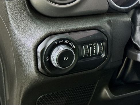 Used 2022 Jeep Wrangler Unlimited Sport image 14