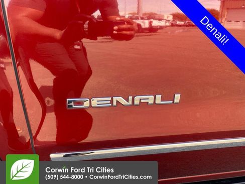 Used 2016 GMC Sierra 1500 Denali w/ Enhanced Driver Alert Package AWD/4WD image 9