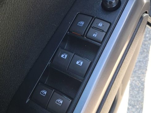 Used 2023 Toyota Tacoma SR5 AWD/4WD image 13