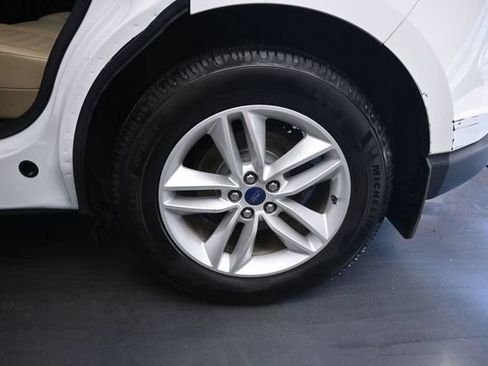 Used 2018 Ford Edge SEL w/ Equipment Group 201A FWD image 13