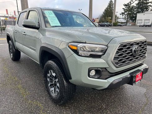 Certified 2023 Toyota Tacoma TRD Off-Road image 3