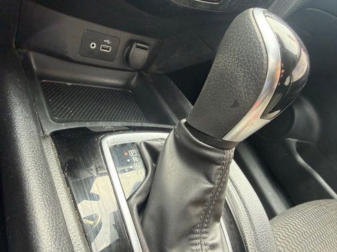 Used 2021 Nissan Rogue Sport S image 43