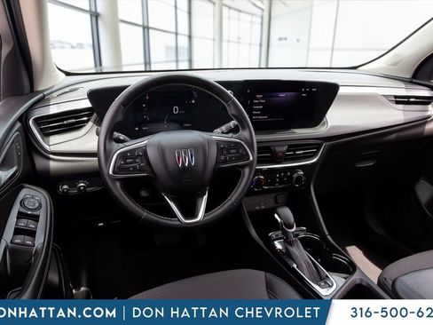 Used 2025 Buick Encore GX Preferred AWD/4WD image 15