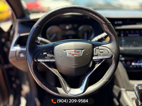 Used 2020 Cadillac XT6 Premium Luxury image 14