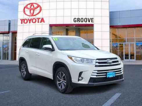 Used 2017 Toyota Highlander XLE AWD/4WD image 8