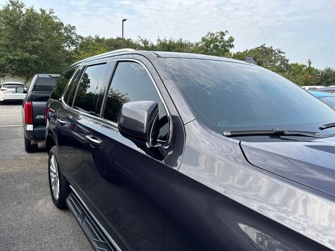 Used 2022 Cadillac Escalade Luxury RWD image 5