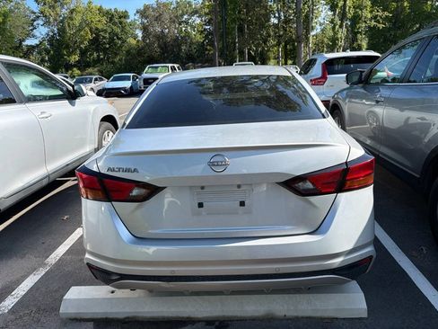 Used 2024 Nissan Altima 2.5 S FWD image 12