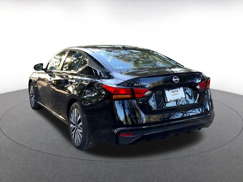 Used 2025 Nissan Altima 2.5 SV image 5