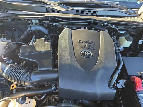 Used 2017 Toyota Tacoma TRD Sport w/ Tow Package AWD/4WD image 26