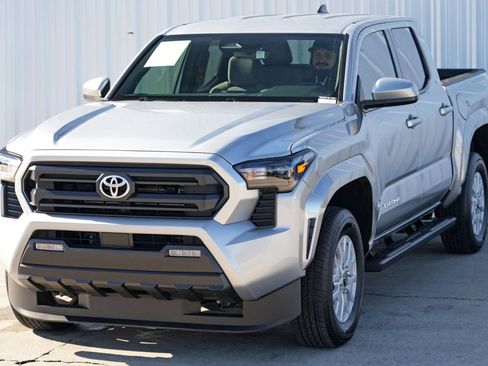 Used 2024 Toyota Tacoma SR5 image 44