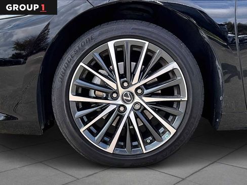 Certified 2023 Lexus ES 350 w/ Premium Package image 8