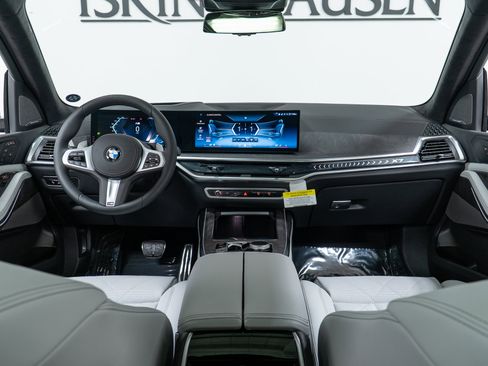 New 2026 BMW X7 xDrive40i w/ M Sport Package image 15
