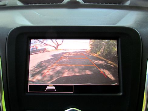 Used 2023 Chevrolet Equinox LT image 30