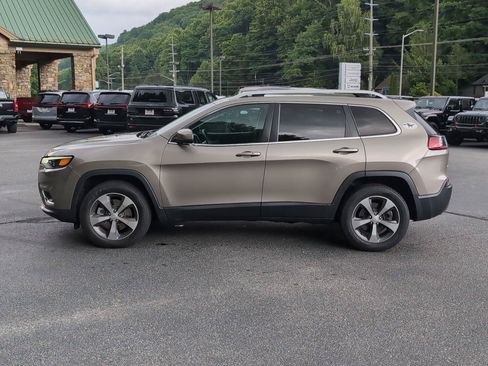 Used 2019 Jeep Cherokee Limited AWD/4WD image 39