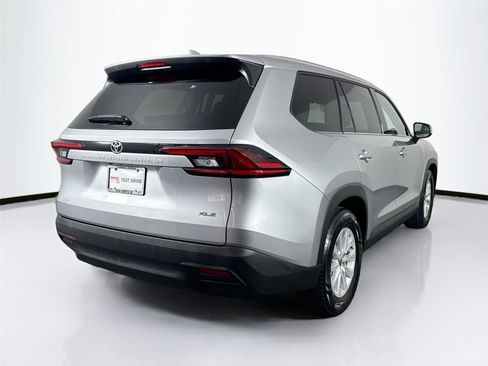 Certified 2025 Toyota Grand Highlander XLE image 12