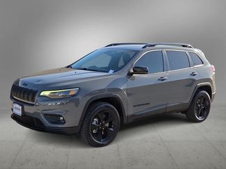 Used 2023 Jeep Cherokee Altitude Lux w/ Lux Elite Package AWD/4WD video 4