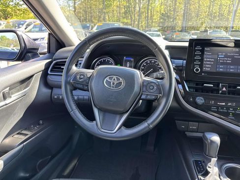 Used 2024 Toyota Camry SE w/ Convenience Package FWD image 17