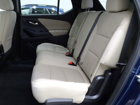 Used 2023 Chevrolet Traverse LS image 11