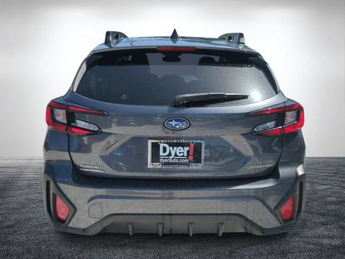 Used 2024 Subaru Crosstrek 2.0i Premium AWD/4WD image 5