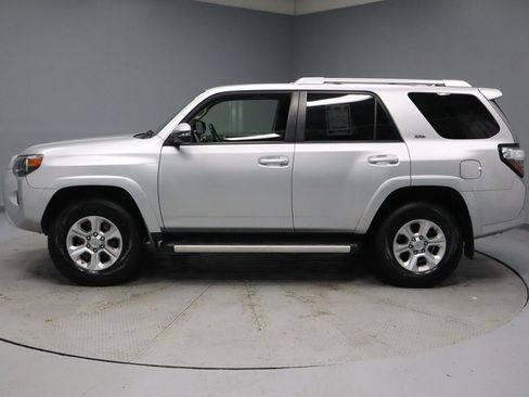 Used 2018 Toyota 4Runner SR5 Premium image 9