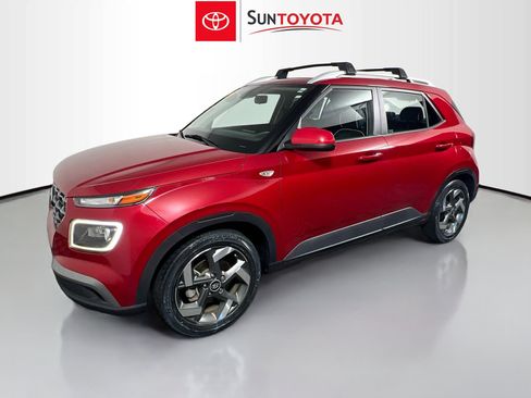 Used 2022 Hyundai Venue Limited FWD image 9