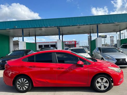 Used 2017 Chevrolet Cruze LS FWD image 6