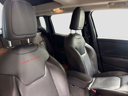 Used 2016 Jeep Renegade Trailhawk AWD/4WD image 30