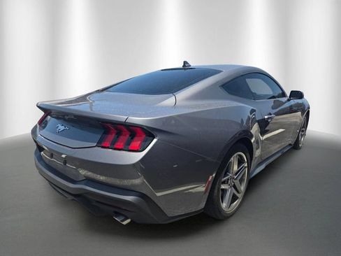 Used 2024 Ford Mustang Coupe RWD image 4