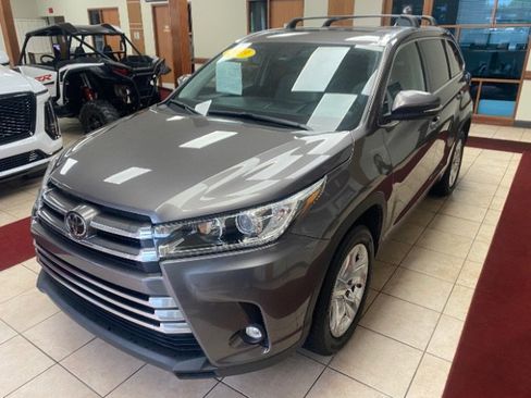 Used 2019 Toyota Highlander Limited FWD image 1