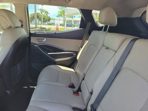Used 2018 Hyundai Santa Fe Sport image 16