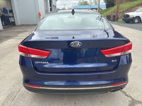 Used 2017 Kia Optima EX w/ Premium Package image 4