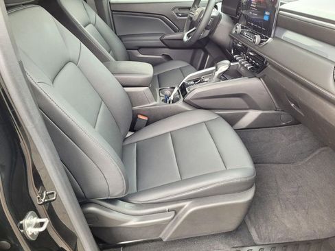 Used 2024 Chevrolet Colorado LT w/ LT Convenience Package III image 10