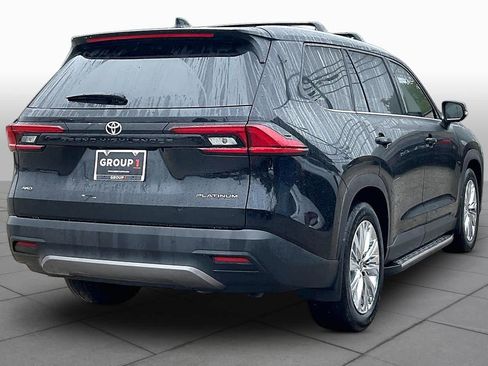 Used 2025 Toyota Grand Highlander AWD image 13