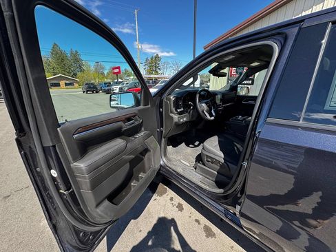 Used 2023 GMC Sierra 1500 Elevation w/ X31 Off-Road Package AWD/4WD image 10
