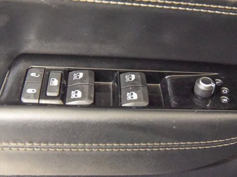 Used 2022 Jeep Wagoneer Series II w/ Rear Seat Video Group 1 image 15