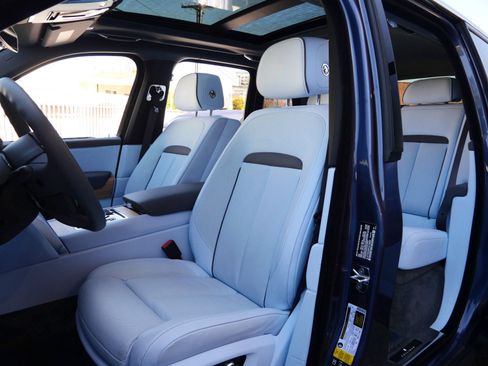 Used 2023 Rolls-Royce Cullinan w/ Cullinan Package AWD/4WD image 27