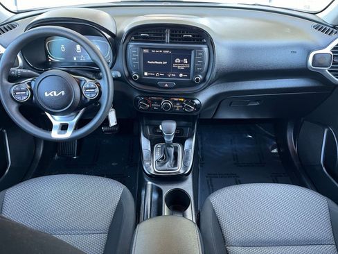 Used 2025 Kia Soul LX w/ LX Technology Package image 30