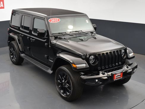 Used 2021 Jeep Wrangler Unlimited Sahara image 26