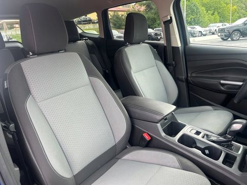 Used 2018 Ford Escape SE w/ Ford Safe & Smart Package FWD image 41
