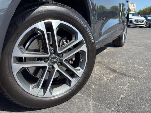 Used 2025 Audi Q5 Premium Plus w/ Premium Plus AWD/4WD image 4