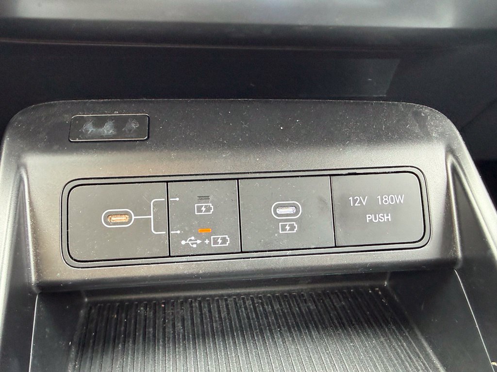 Certified 2025 Hyundai Kona SEL FWD image 18